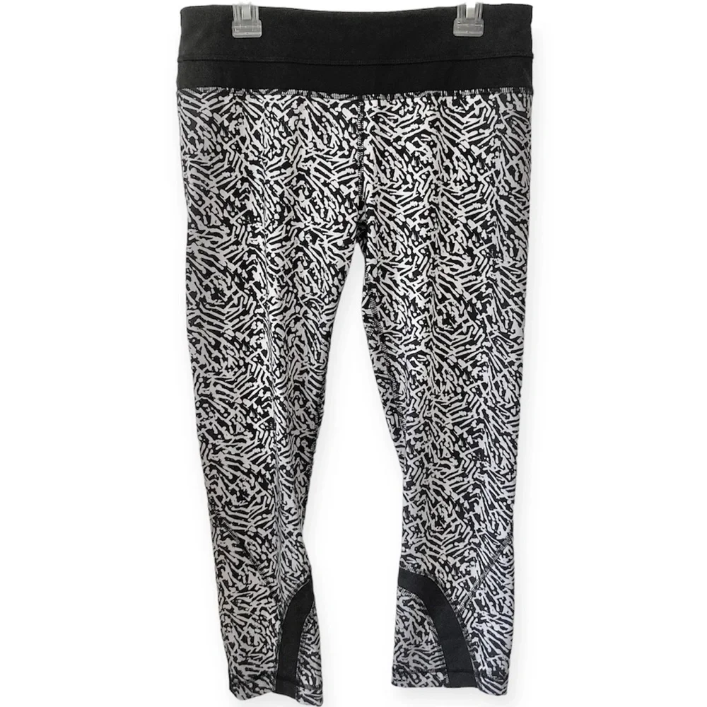 Lululemon Legging Run Inspire Crop II Luxtreme 6 Mini Brushed Animal Black White